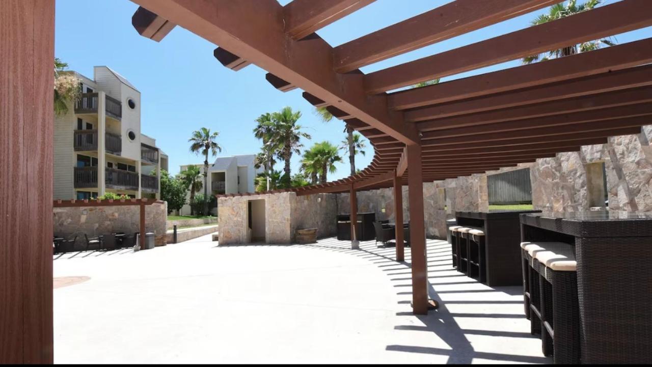 Apartamento Ocean Breeze Retreat 2Bed 2Bath, Heated Pool! South Padre Island Exterior foto
